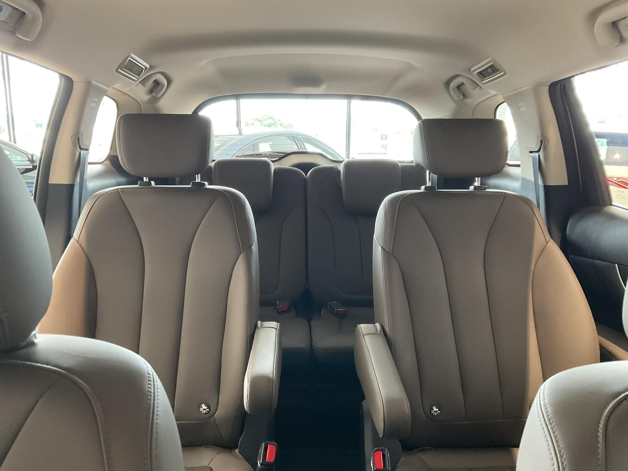 Nội thất rộng rãi của BYD M6