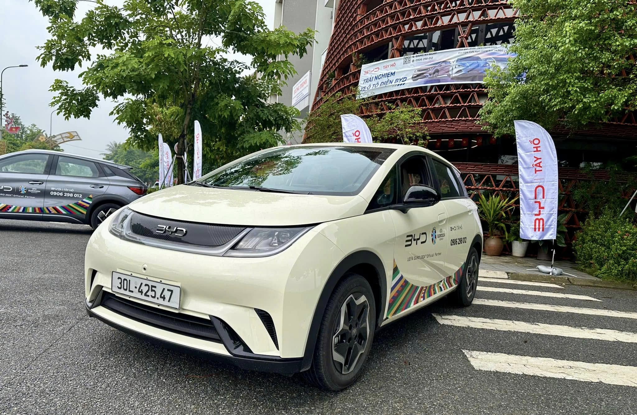 NGOẠI THẤT XE BYD DOLPHIN